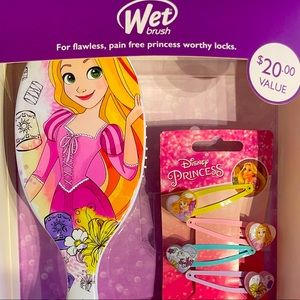 Disney princess rapunzel wet brush set NWT
